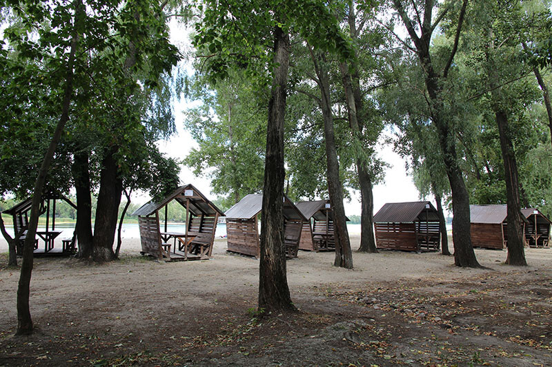 Затишні альтанки від П'яної жаби на березі Галерної затоки