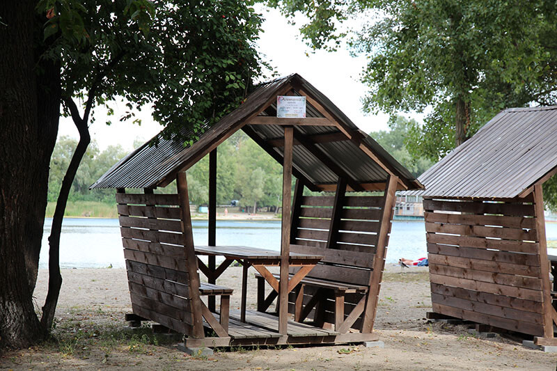 Затишні альтанки від П'яної жаби на березі Галерної затоки
