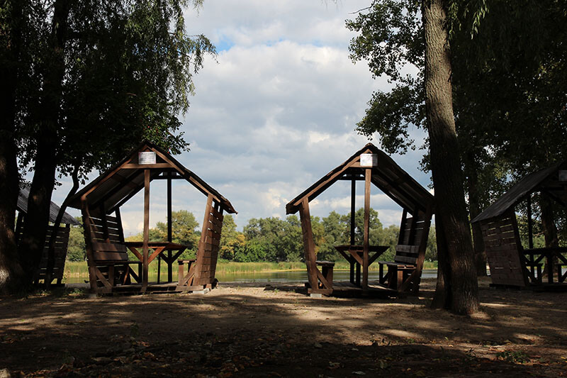 Затишні альтанки від П'яної жаби на березі Галерної затоки